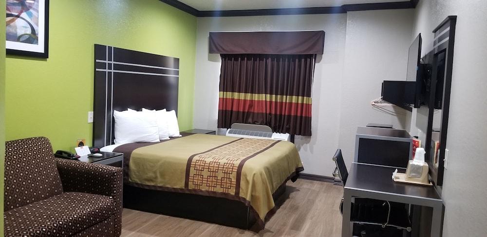 Hotel 6 Humble, Tx - Houston International Airport